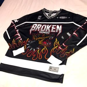 Zumiez long sleeve size small color black